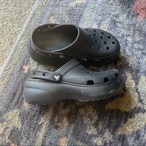 CROCS women’s platform clog in black